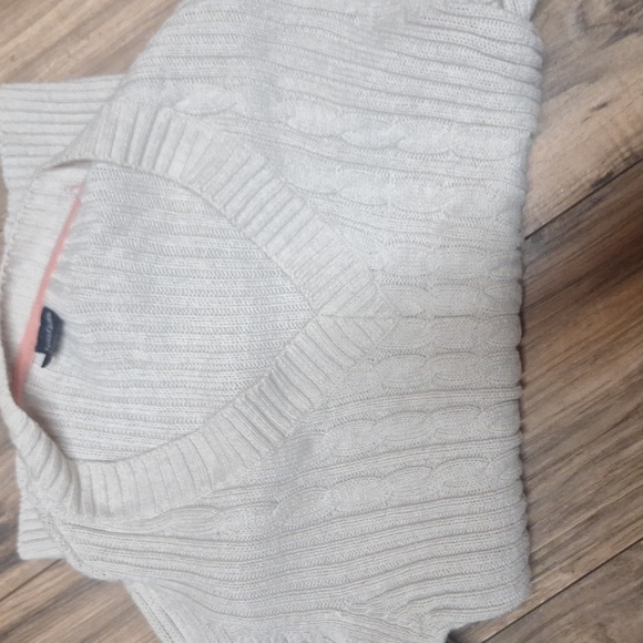 V neck sweater - Picture 3 of 3